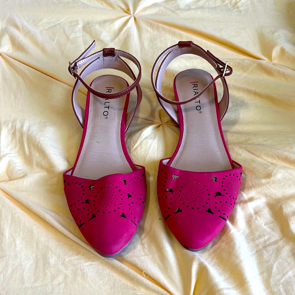 Rialto Size 6 Womens sandals